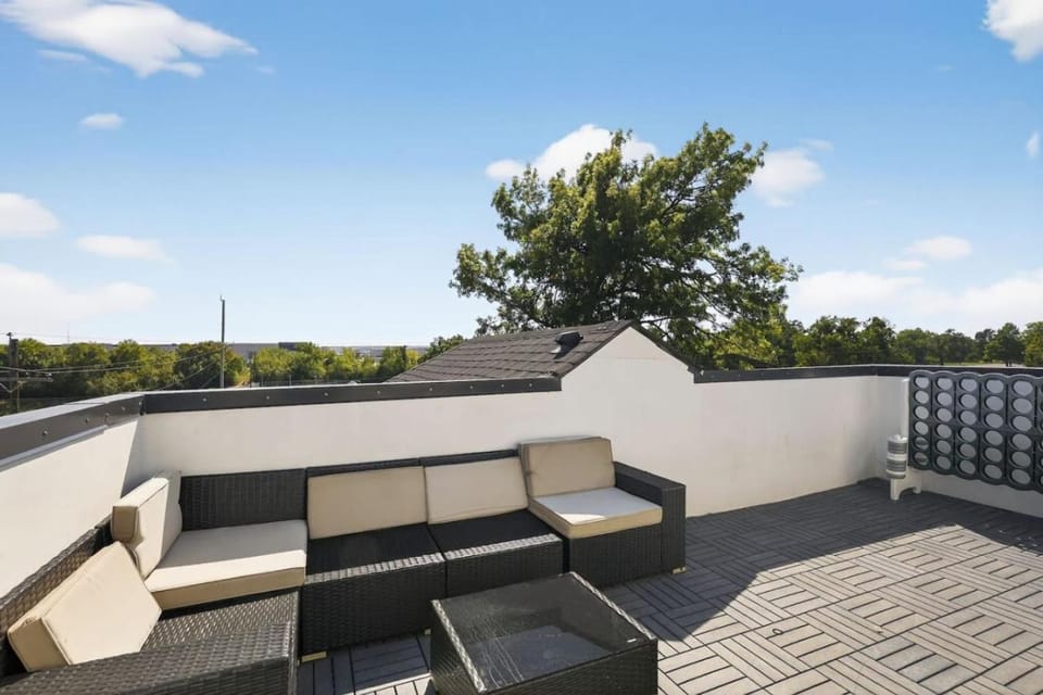 View (from property/room), Balcony/Terrace, Seating area