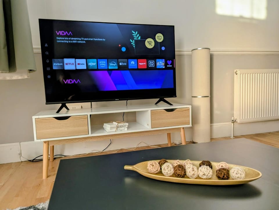 TV and multimedia, Food and drinks, Food