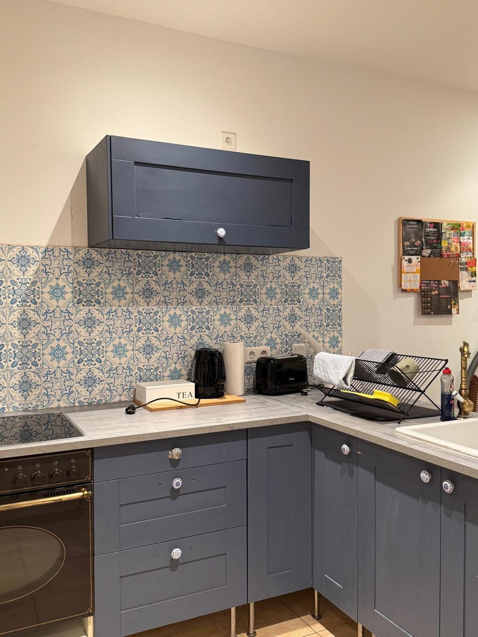 Kitchen or kitchenette, stove