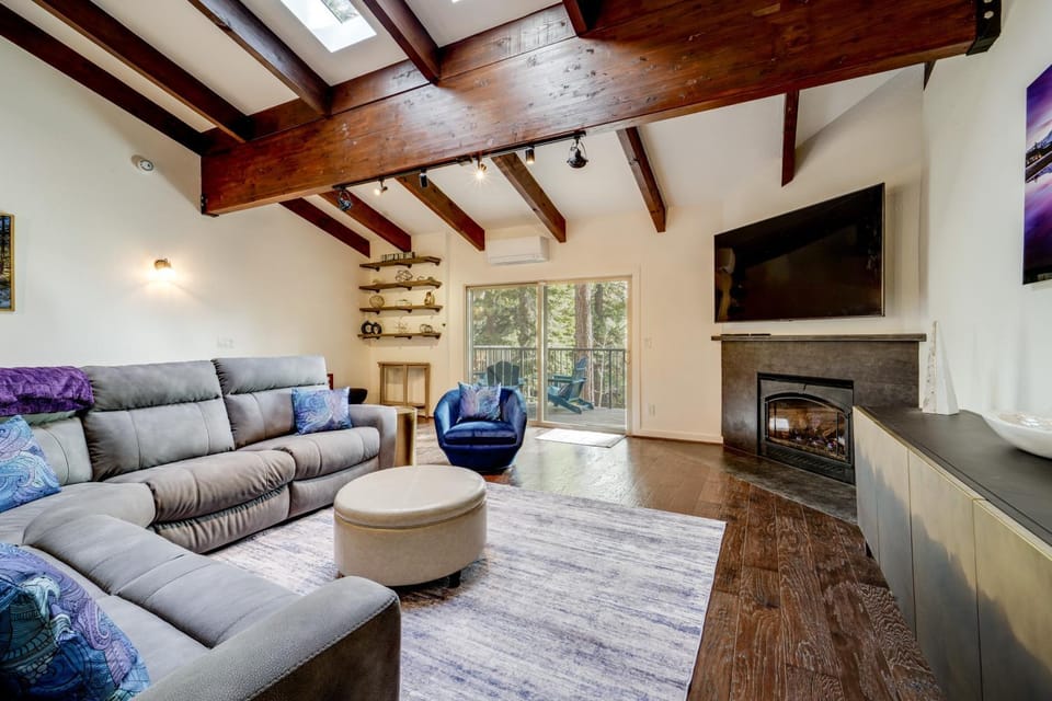 All-Season Fun! Family Tahoe North Shore Getaway House in Incline Village