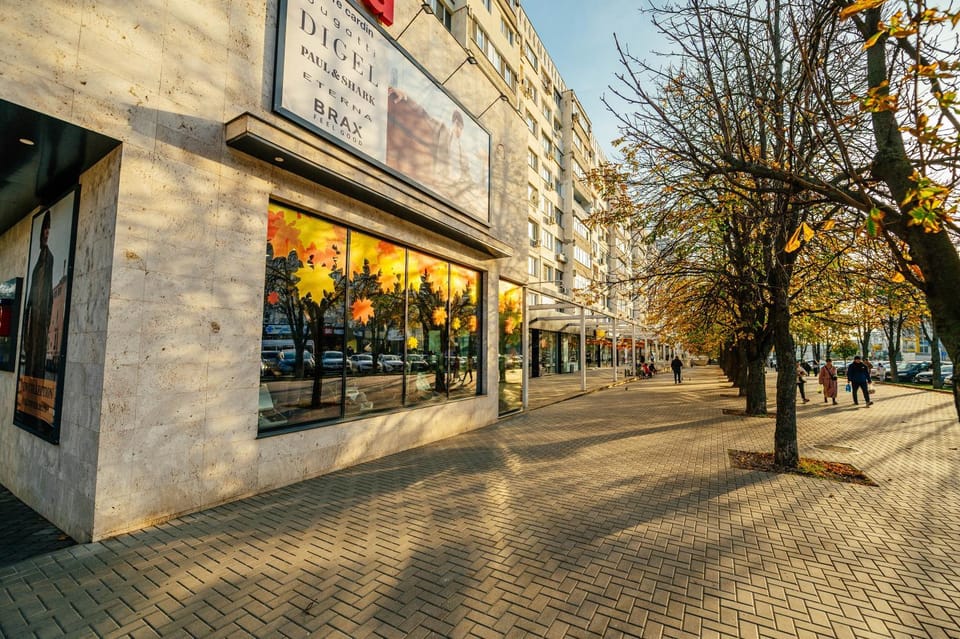 Day, Neighbourhood, Location