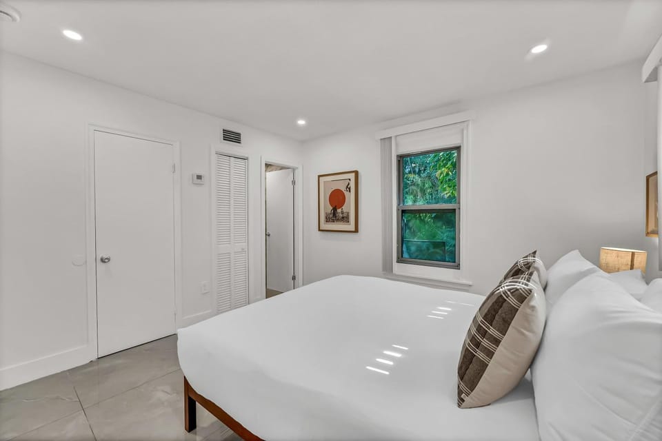 Bright 1BR Getaway Victoria Park Las Olas Nearby Apartment in Fort Lauderdale