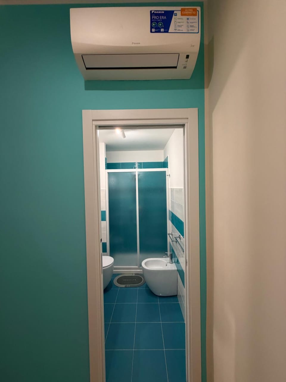 Toilet, Bathroom, air conditioner, air conditioner