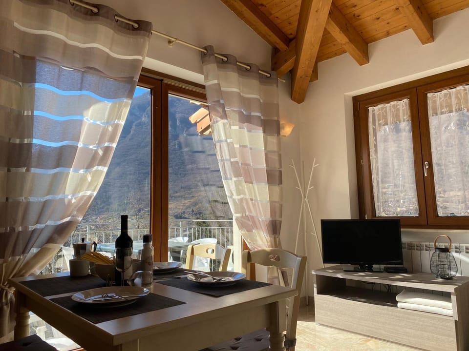 Villa Carlotta C1, Balkon und phantastischer Blick Apartment in Idro