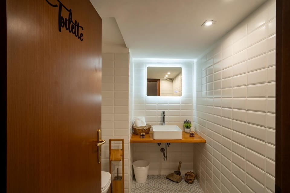 Toilet, Bathroom