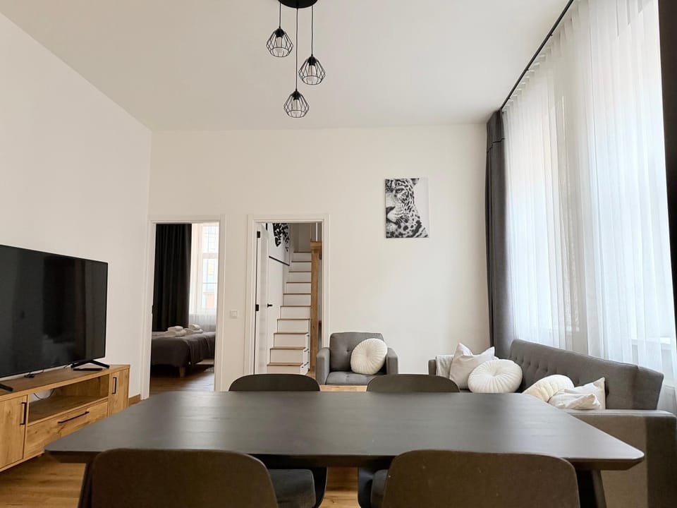 TV and multimedia, Dining area