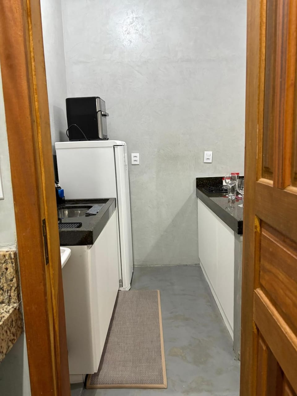 Kitchen or kitchenette