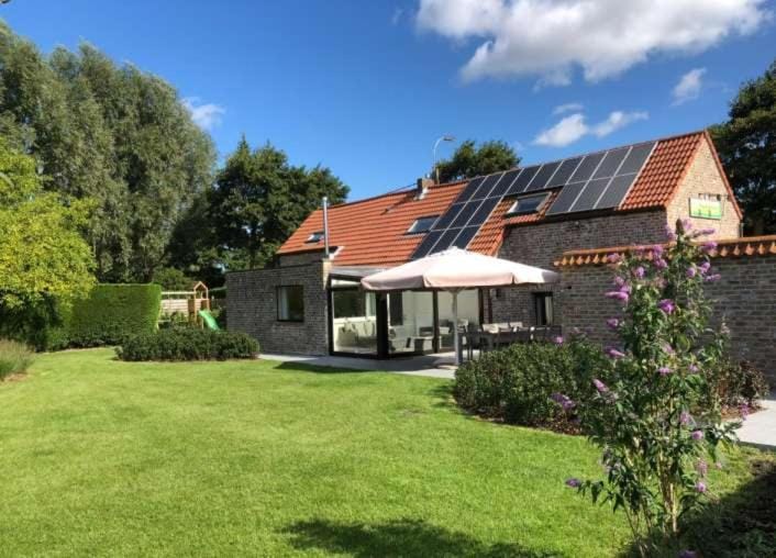 De Kruishoeve House in Bredene