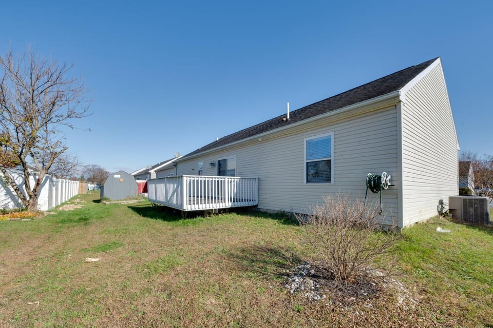 Milton Getaway Near Beach w/ Deck & Yard House in Milton