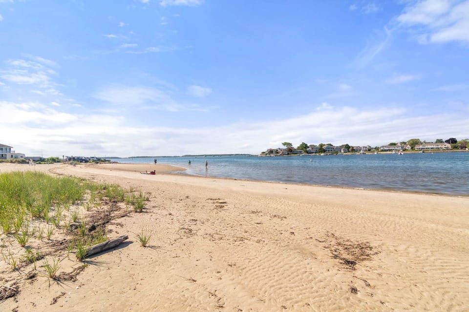 Waterfront Private Beach Gorgeous Views House in Hyannis