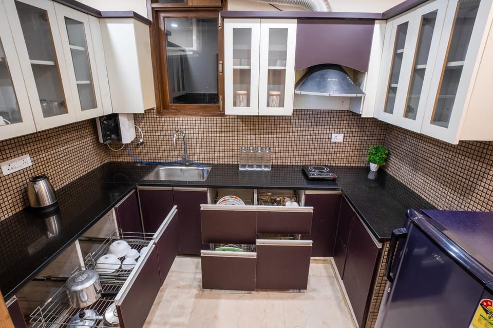 Kitchen or kitchenette, kitchen