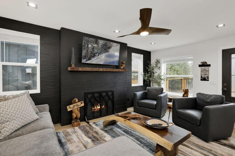 Stairway to Heaven at Big Bear- Million Dollar Lake Views - Modern Luxury Chalet w/ Hot Tub House in Big Bear