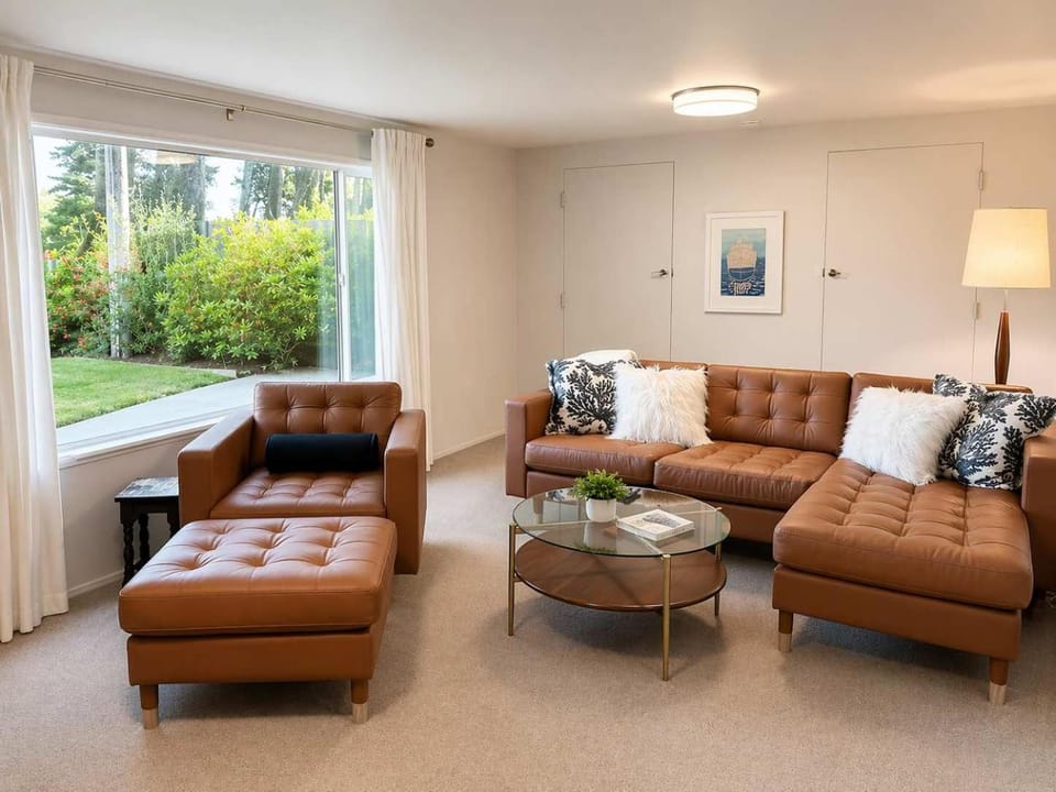 Mid-Century Modern Home in Daly City House in Daly City