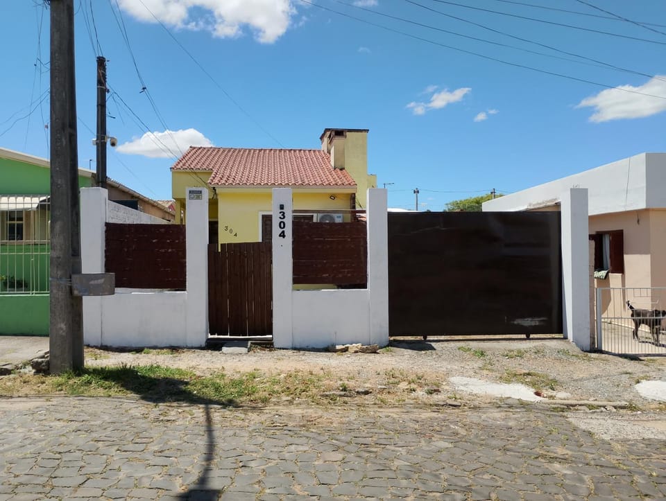 Pousada Bibi quarto privativo e garagem opcional paga Vacation rental in Uruguay