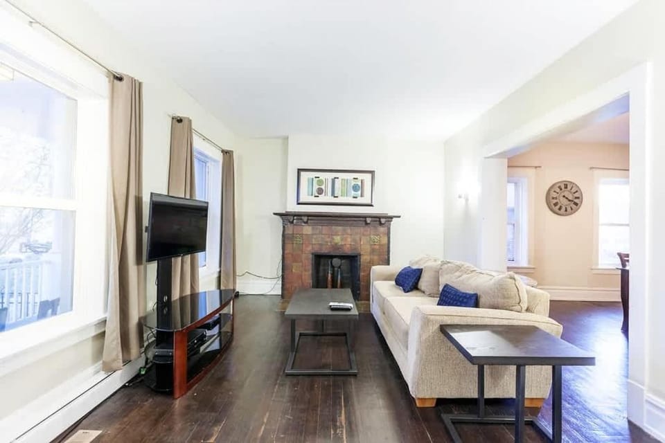 Historic 3Br Home in Heart of SLC Close to Skiing House in Salt Lake City