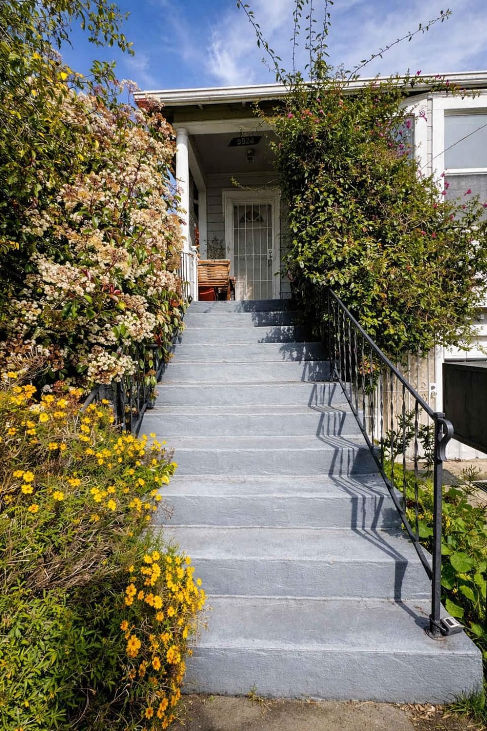 Charming Vintage 2BR Apartment in Oakland Apartment in Emeryville