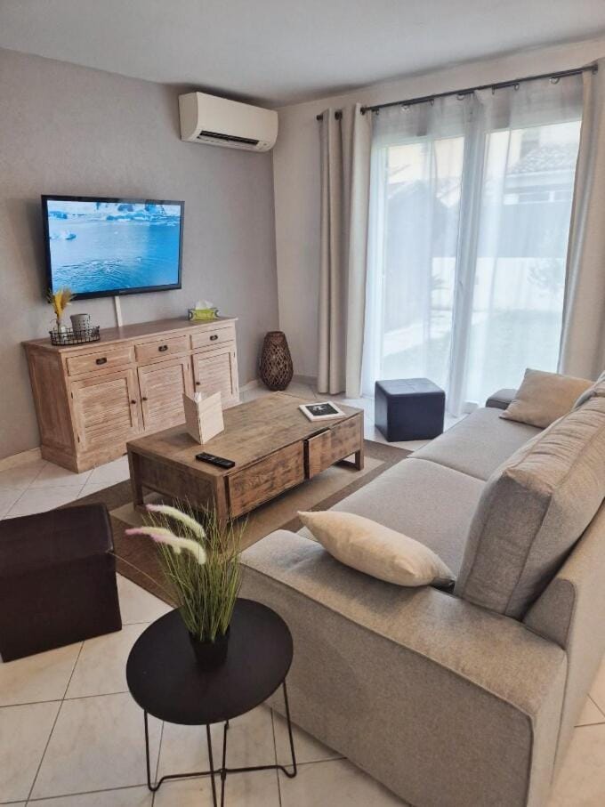 La Maison du Soleil Spacious Villa with Garden Villa in Mouans-Sartoux