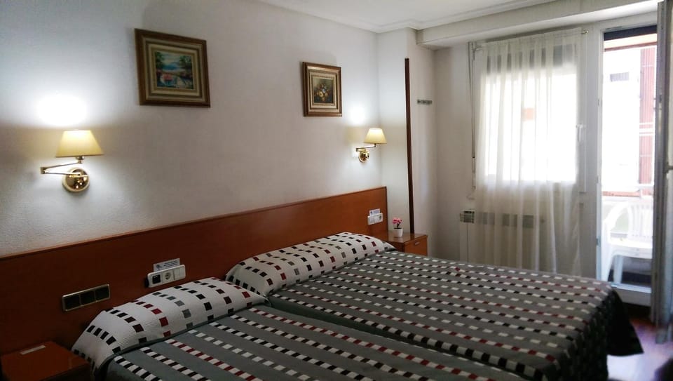 Day, Photo of the whole room