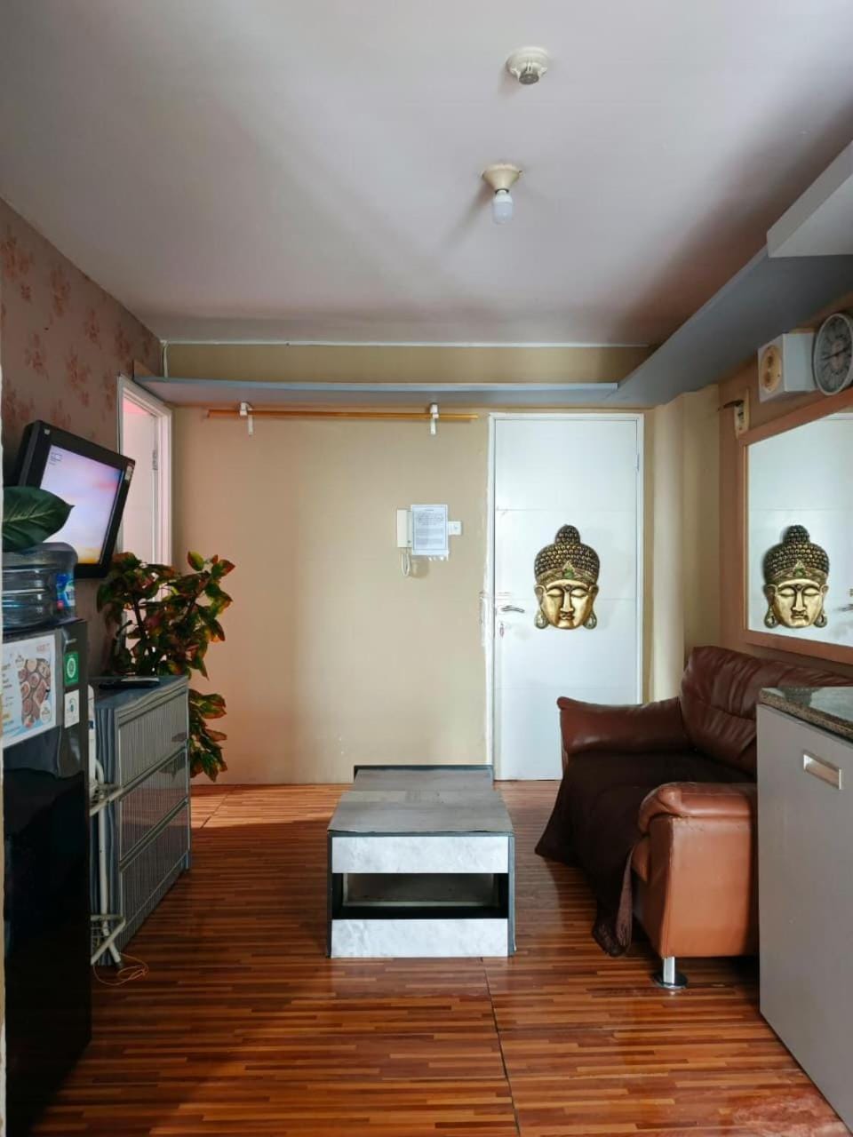 Living room, Seating area, Dining area, air conditioner