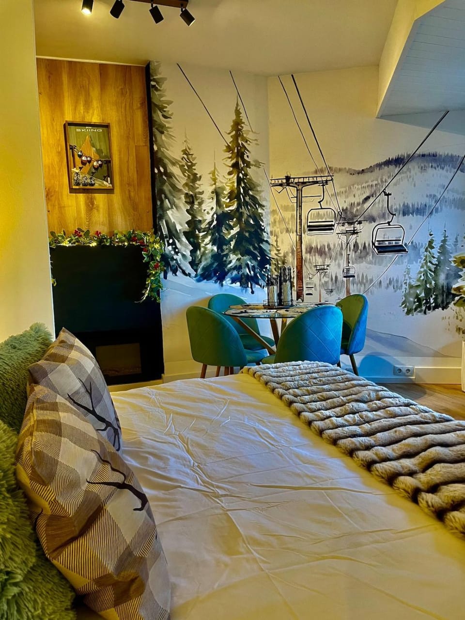 Bed, Photo of the whole room, Bedroom
