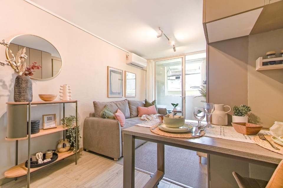 Living room, Seating area, Dining area