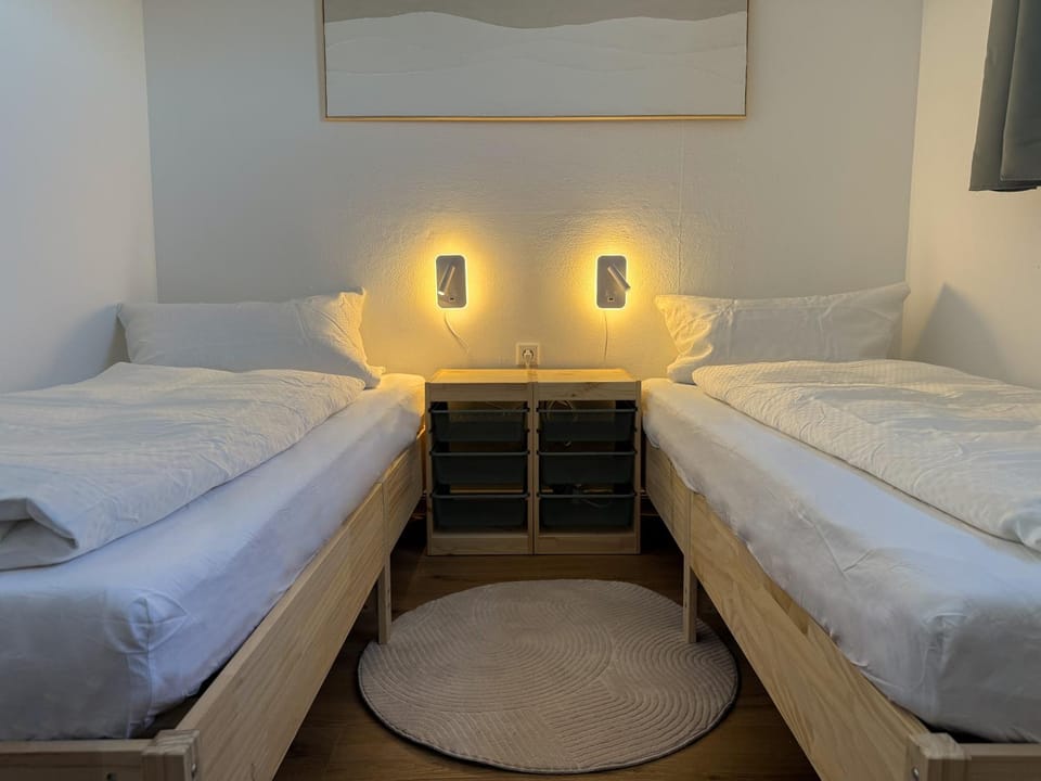 Photo of the whole room, Bedroom, children