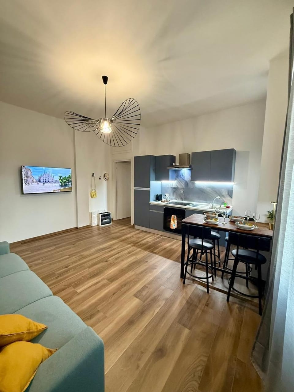 Communal lounge/ TV room, TV and multimedia, Kitchen or kitchenette, Seating area, Dining area, Evening entertainment