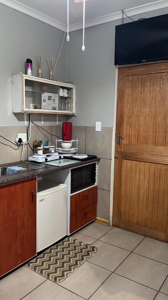 Kitchen or kitchenette, kitchen