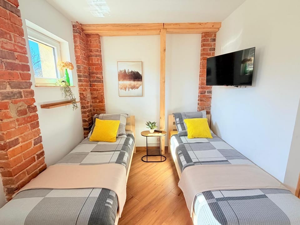 Bed, Seating area