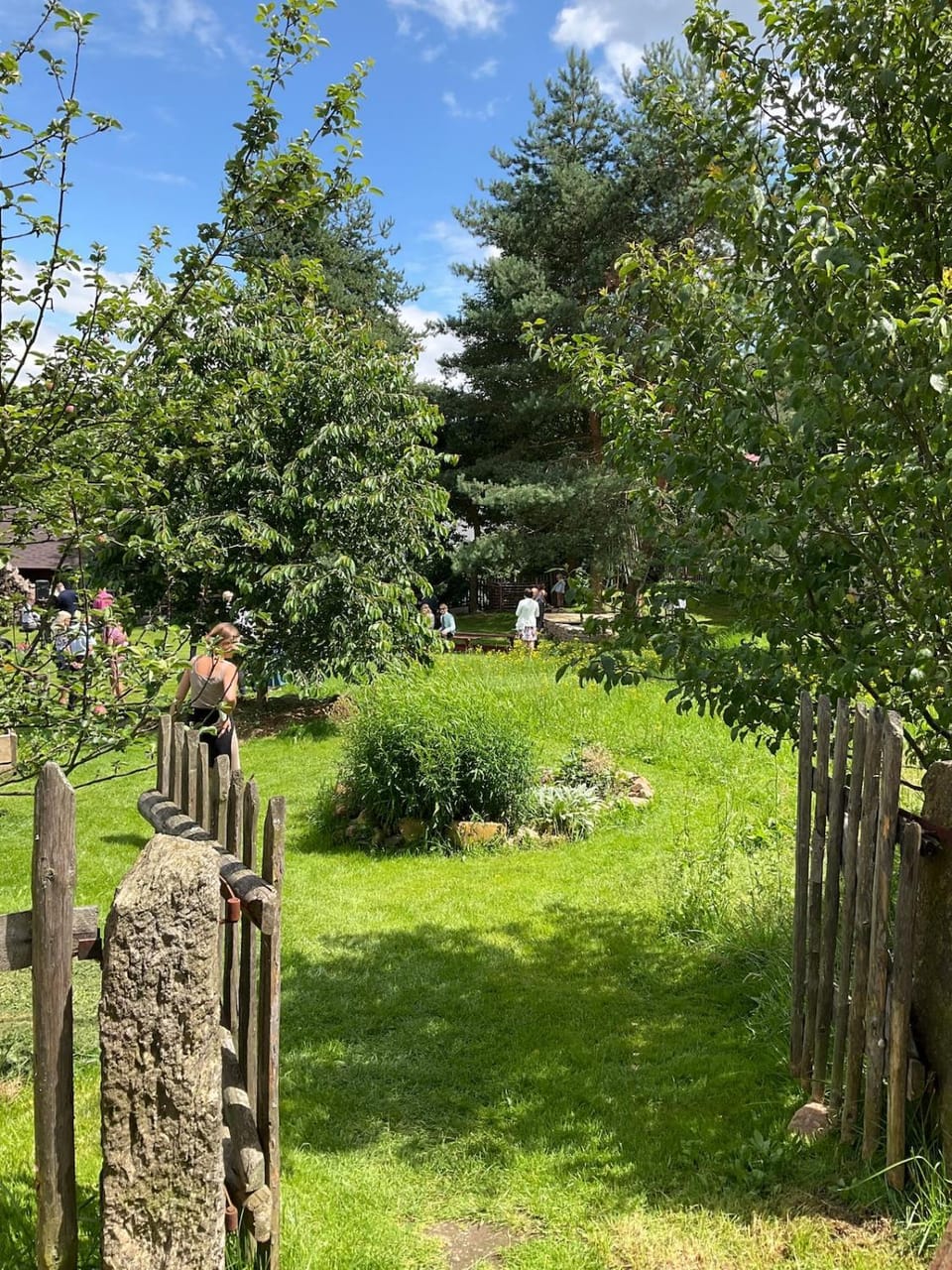 Nearby landmark, Spring, Day, Natural landscape, Garden, Garden view