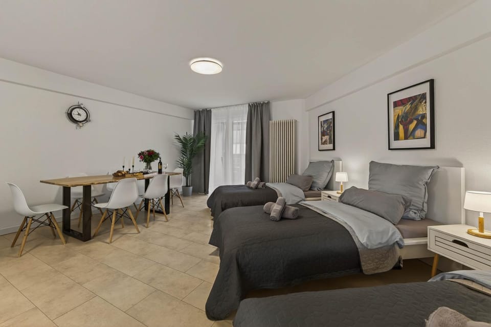 Bed, Living room