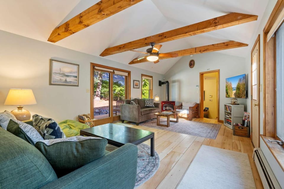 The House on Cranberry - For 8 House in Maine