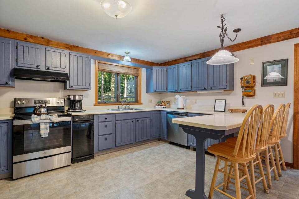 The House on Cranberry - For 8 House in Maine