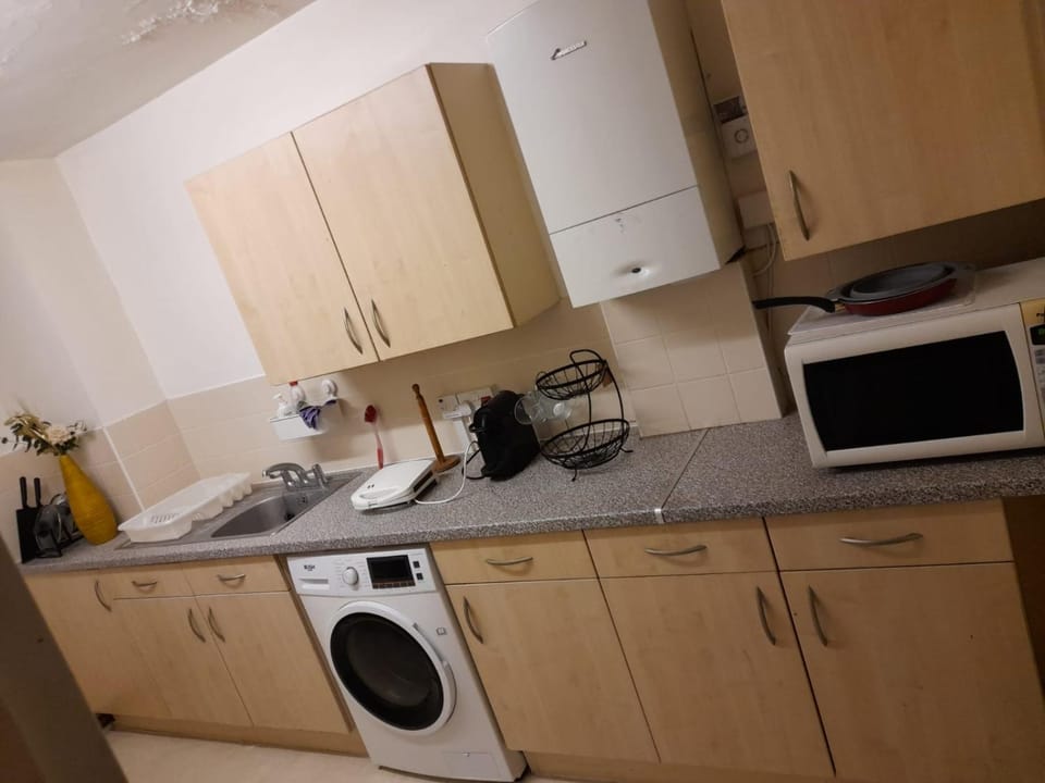 Self-contained Studio Apartment in Eltham, Great Transport Links Apartment in London