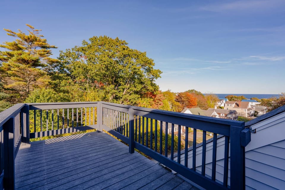 Nubble View - Home for 10 House in Cape Neddick