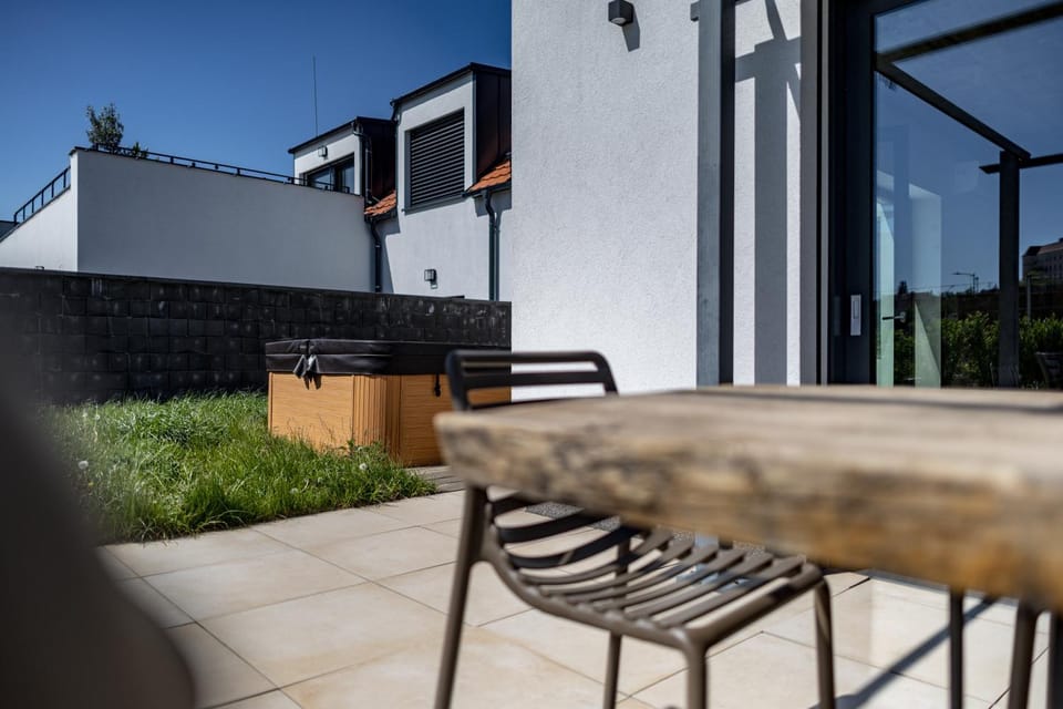 Prázdninová rezidence - Vilabyt s vířivkou, zahradou a výhledem na zámek Apartment in South Moravian Region