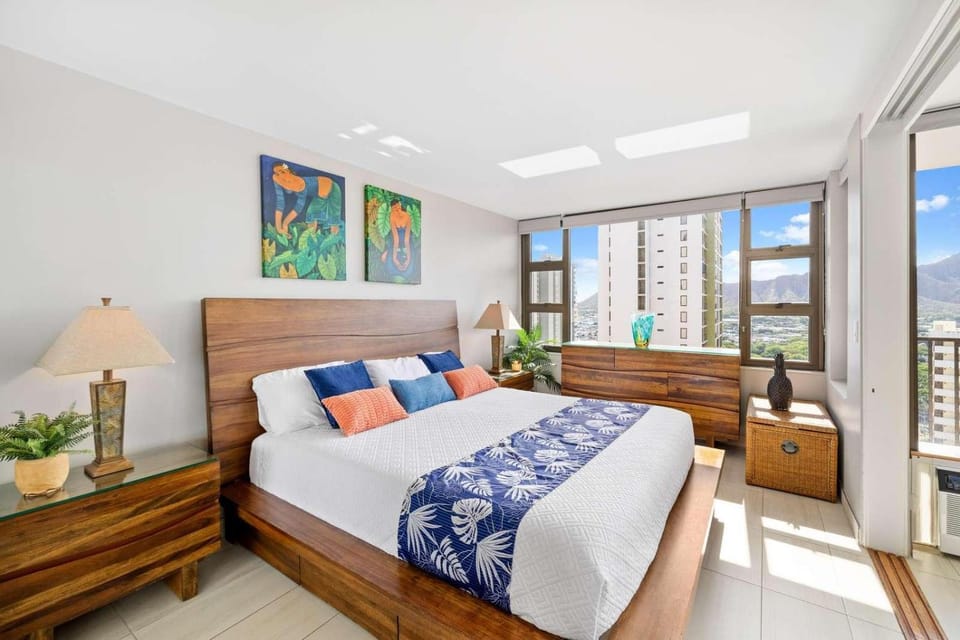 Waikiki Banyan #2905 Tower 1 House in Honolulu