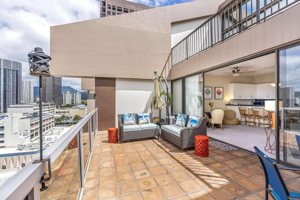 Executive Centre 1120 House in Honolulu