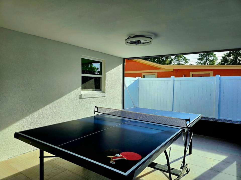 Game Room, Table tennis, Balcony/Terrace, Balcony/Terrace, Entertainment