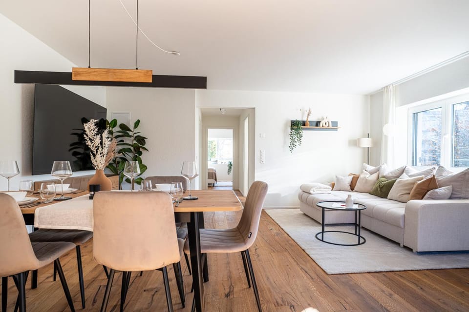 TV and multimedia, Living room, Dining area