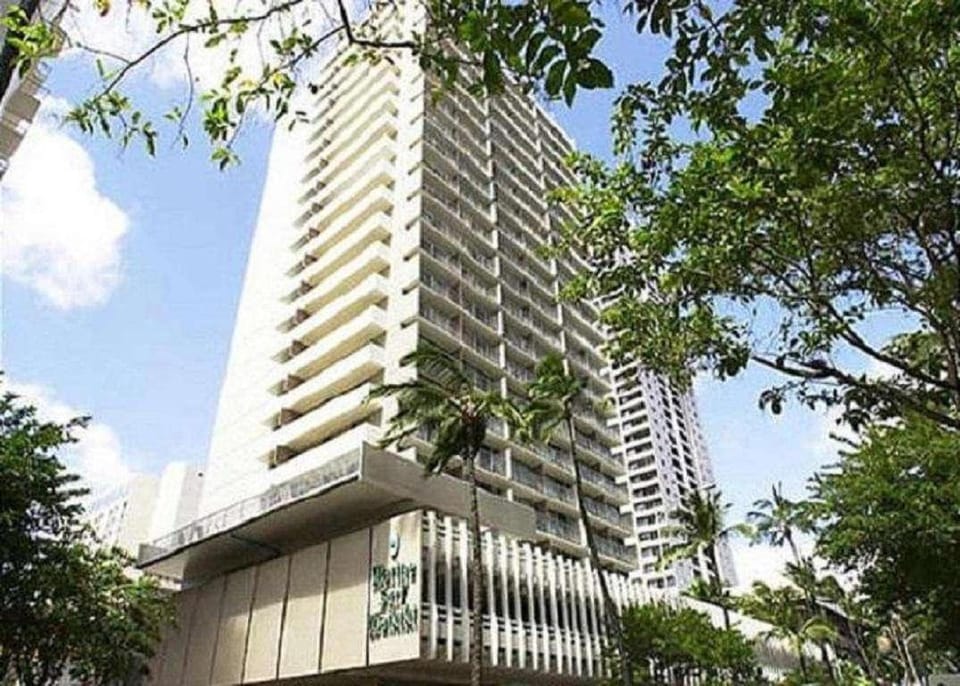 Marine Surf 412 House in Honolulu