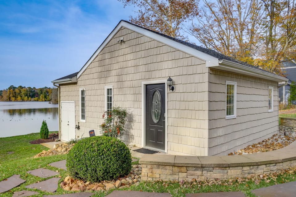 2 Mi to Dtwn! Waterfront Gem on Wicomico River Apartment in Salisbury