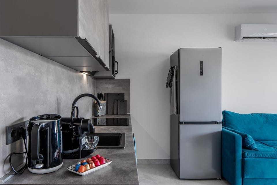 Kitchen or kitchenette, Other, Dining area