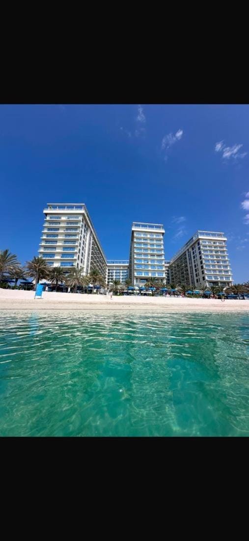 Marjan Island 1BR Beach Access & Cozy View - Private Exclusive Apartment in Ras al Khaimah