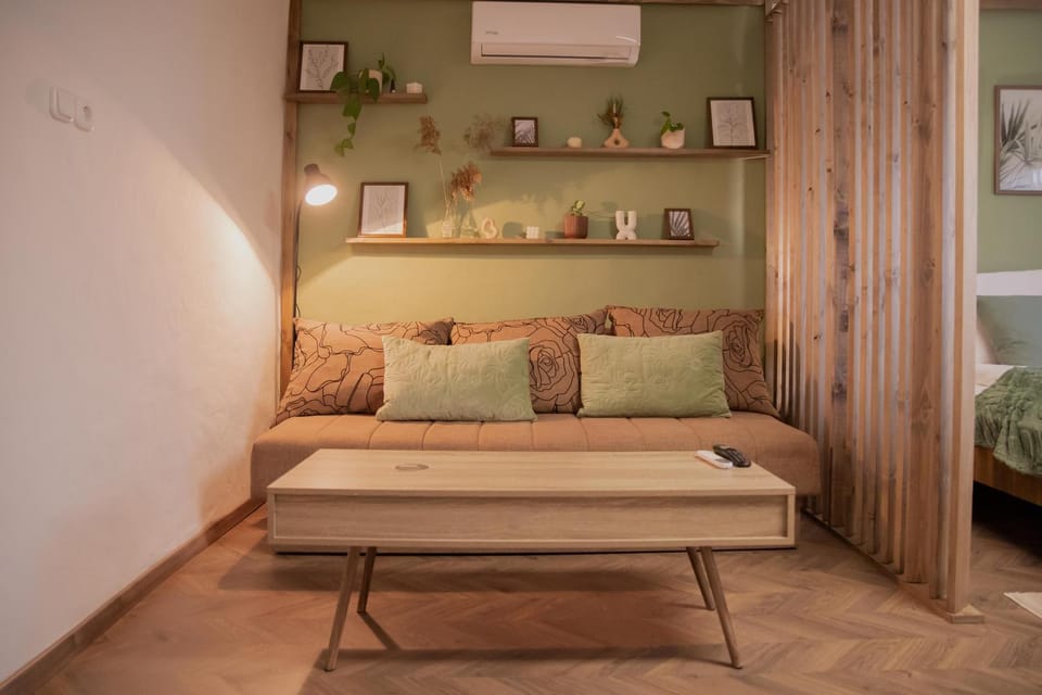 Living room, Seating area, air conditioner