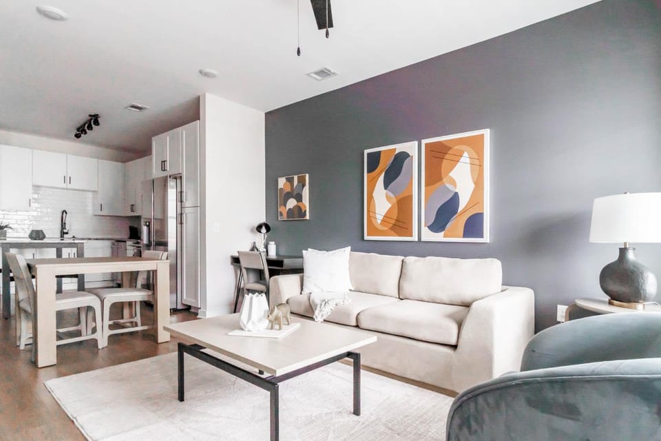 The Raleigh Vibe III 8802 Apartment in Raleigh