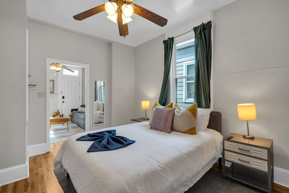 Victorian 2BR near Superdome & French Quarter House in New Orleans