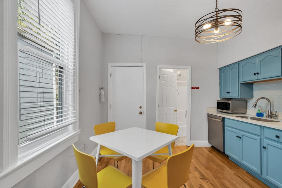 Victorian 2BR near Superdome & French Quarter House in New Orleans