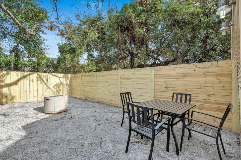Victorian 2BR near Superdome & French Quarter House in New Orleans