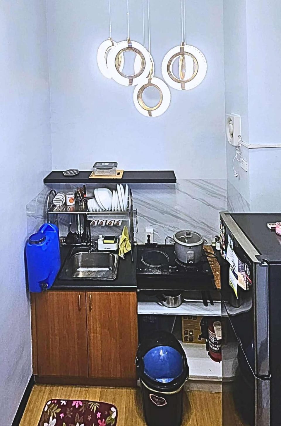 Bright & Airy Loft Cambridge Village Charm Apartment hotel in Pasig